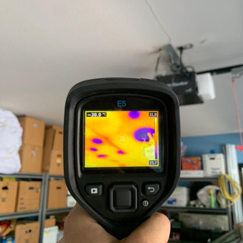Thermal imaging gun in garage
